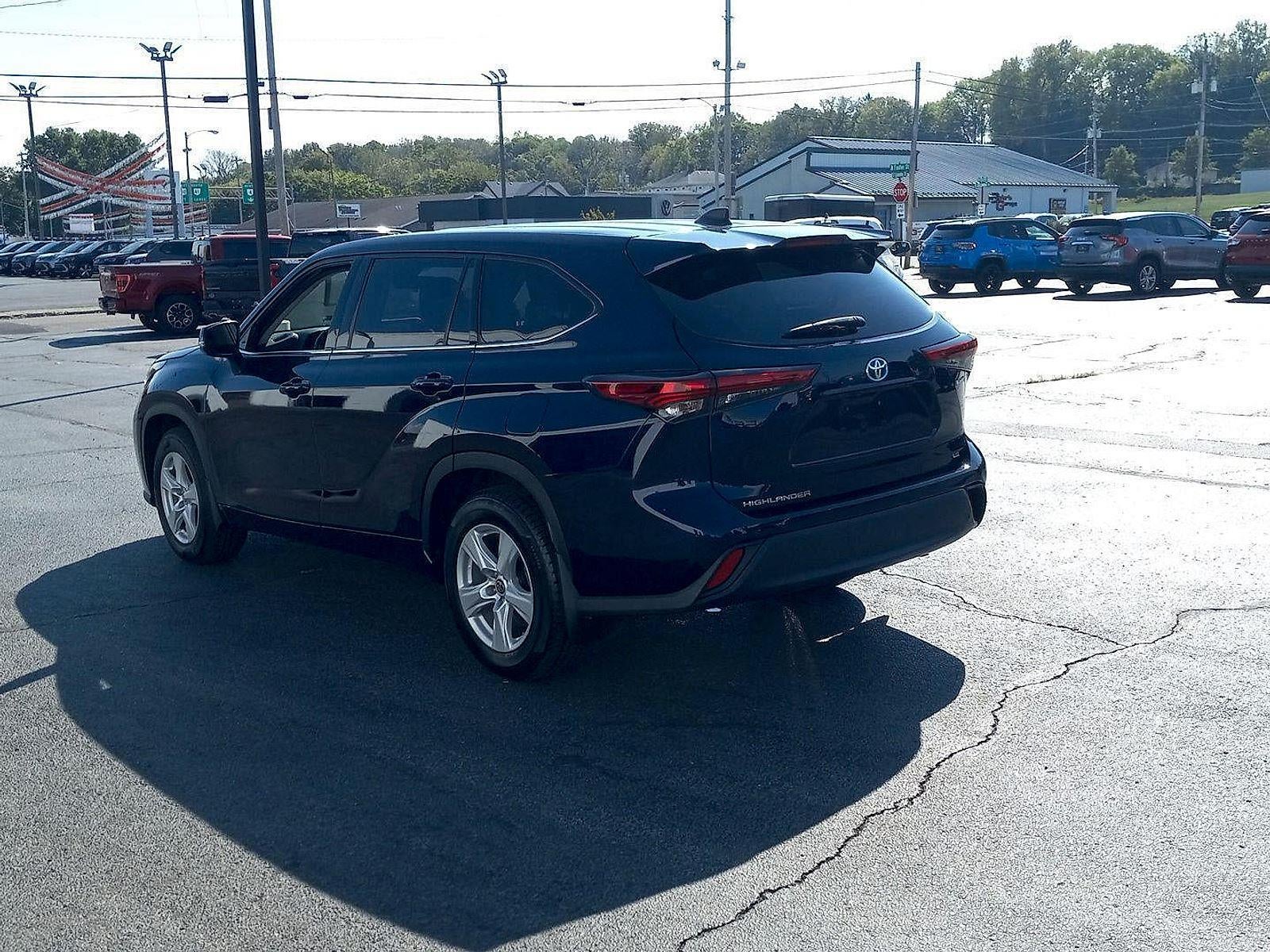 2022 Toyota Highlander Hybrid LE