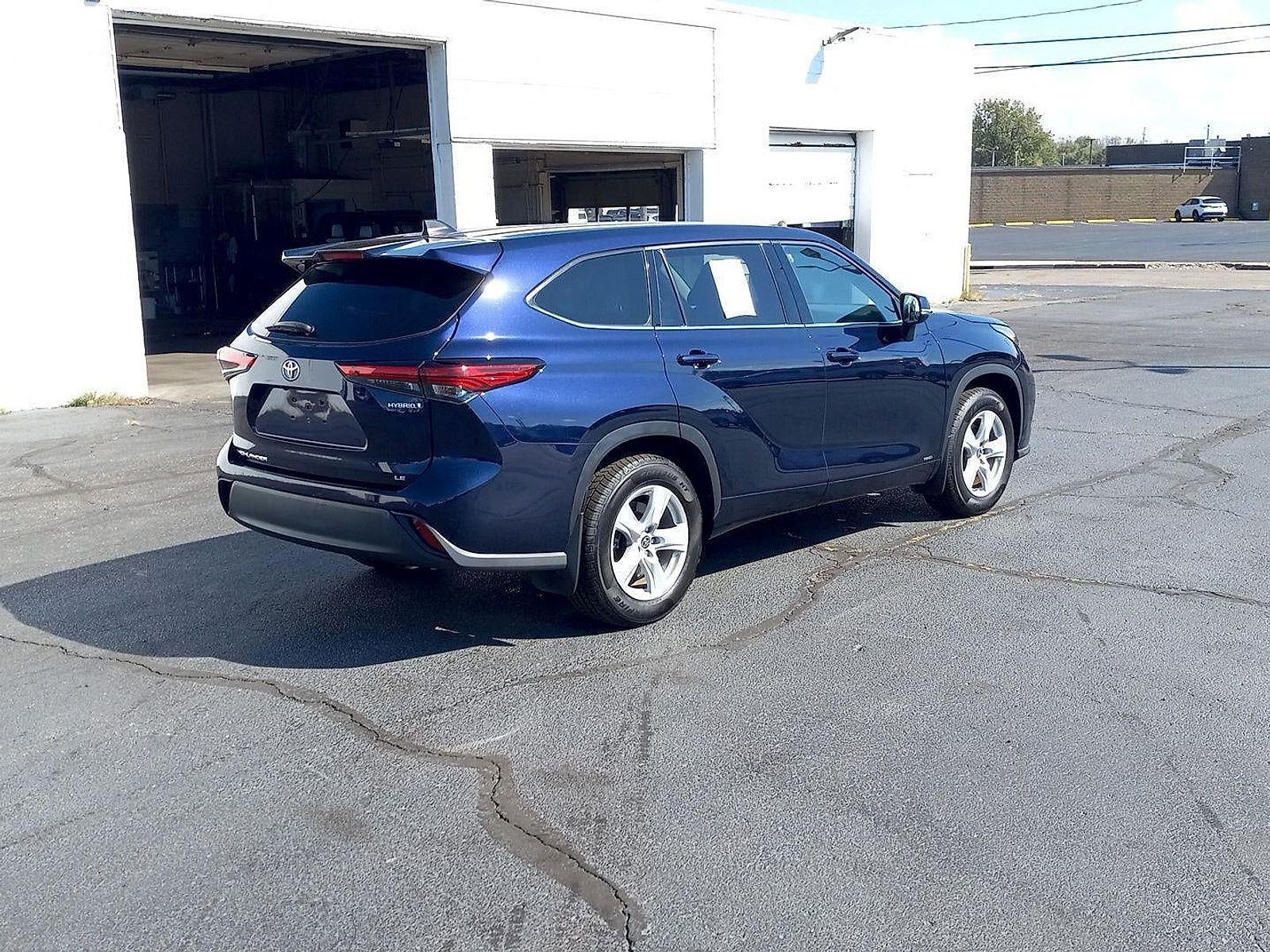 2022 Toyota Highlander Hybrid LE