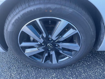 2024 Nissan Versa SV