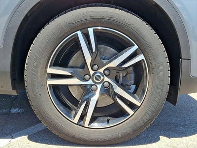 2023 Volvo XC40 Core