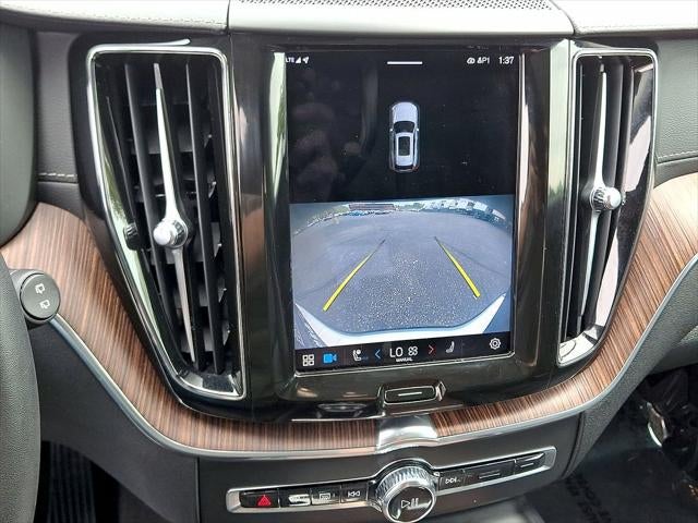 2023 Volvo XC60 Ultimate Bright Theme