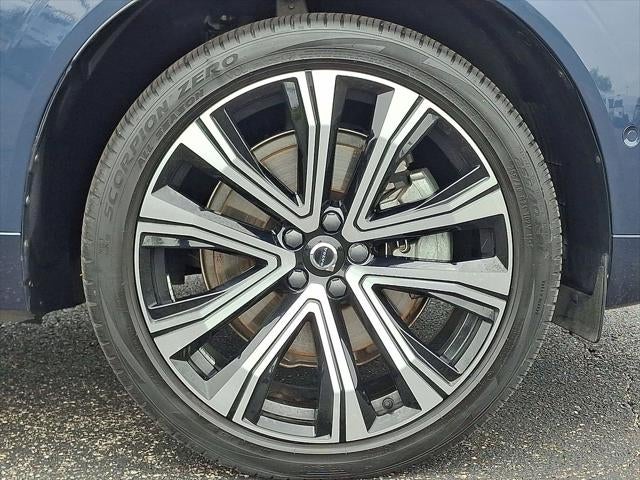 2023 Volvo XC60 Ultimate Bright Theme