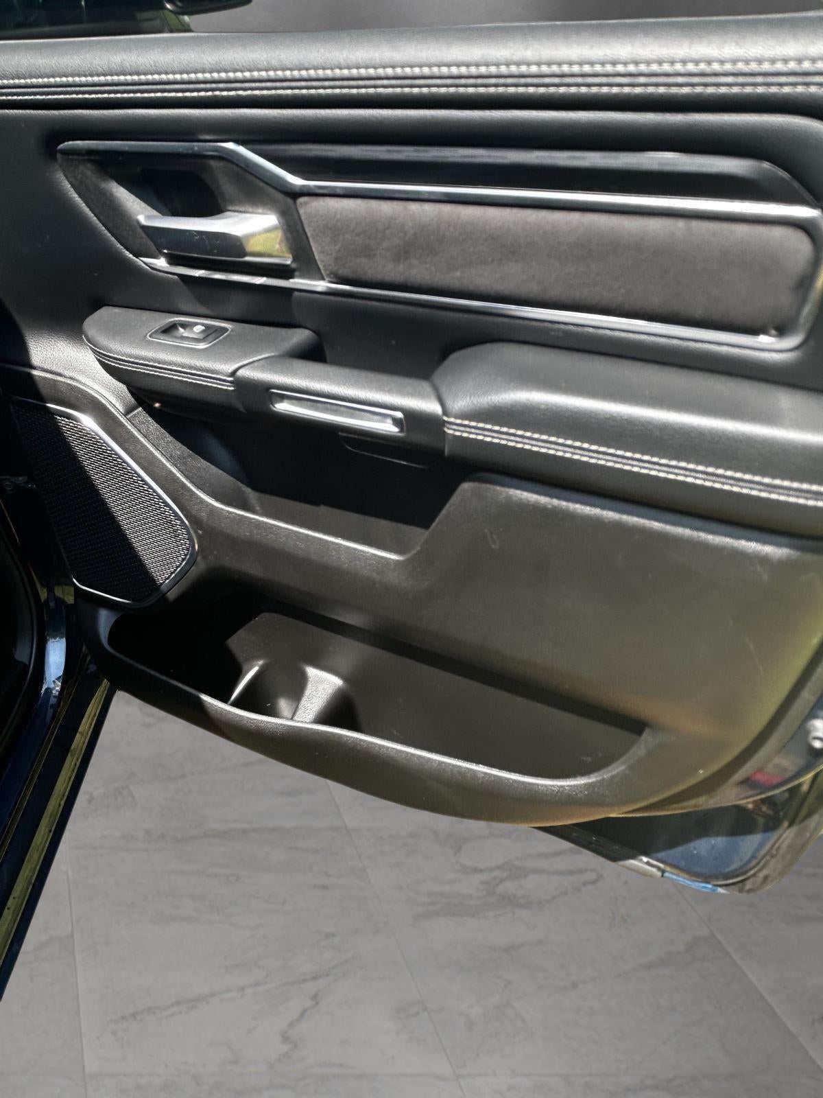 2024 RAM 1500 Laramie Crew Cab 4x2 5'7' Box