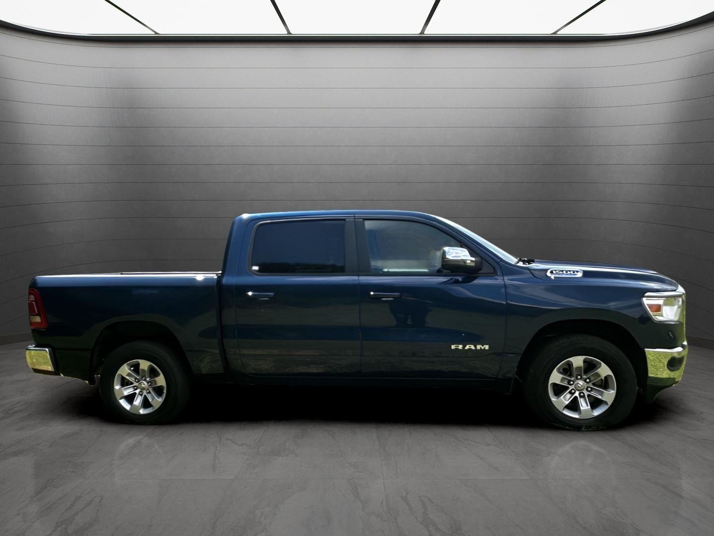2024 RAM 1500 Laramie Crew Cab 4x2 5'7' Box