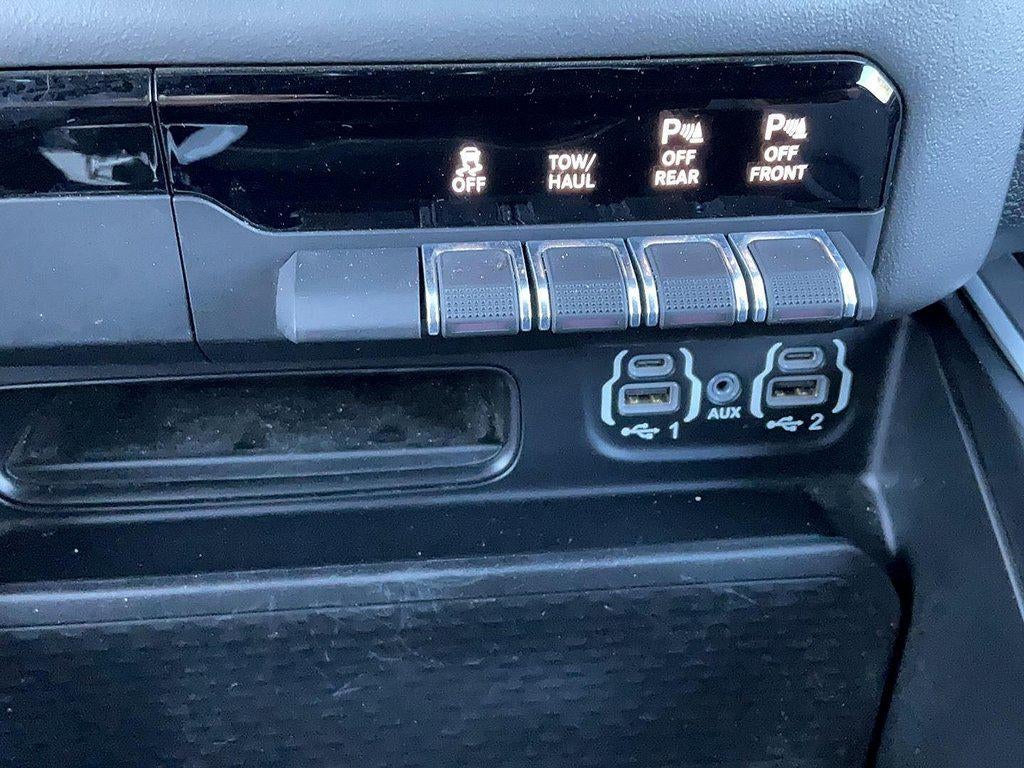 2022 RAM 1500 Big Horn Quad Cab 4x4 6'4' Box