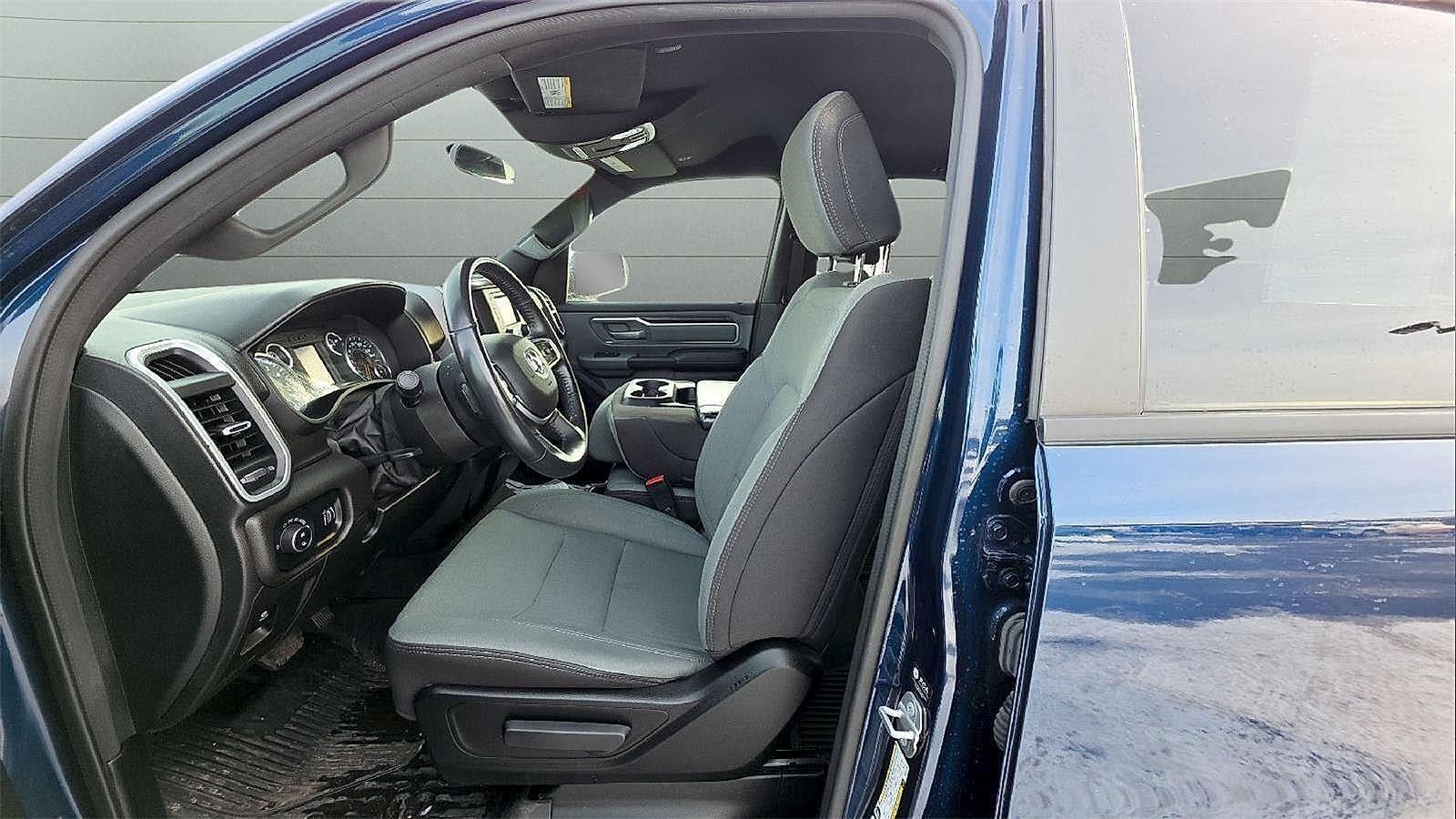 2022 RAM 1500 Big Horn Crew Cab 4x4 5'7' Box