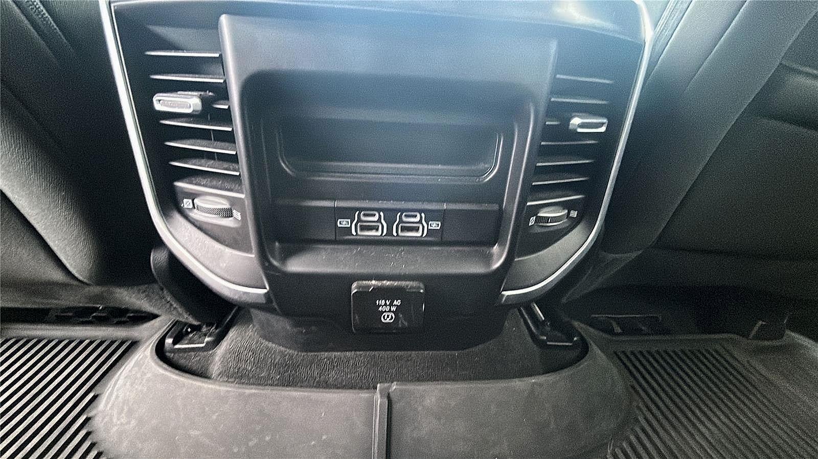 2022 RAM 1500 Big Horn Quad Cab 4x4 6'4' Box