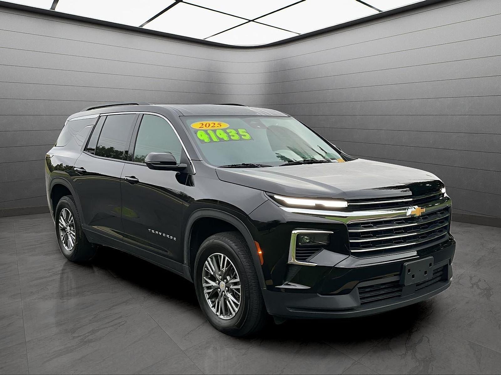 2025 Chevrolet Traverse FWD LT