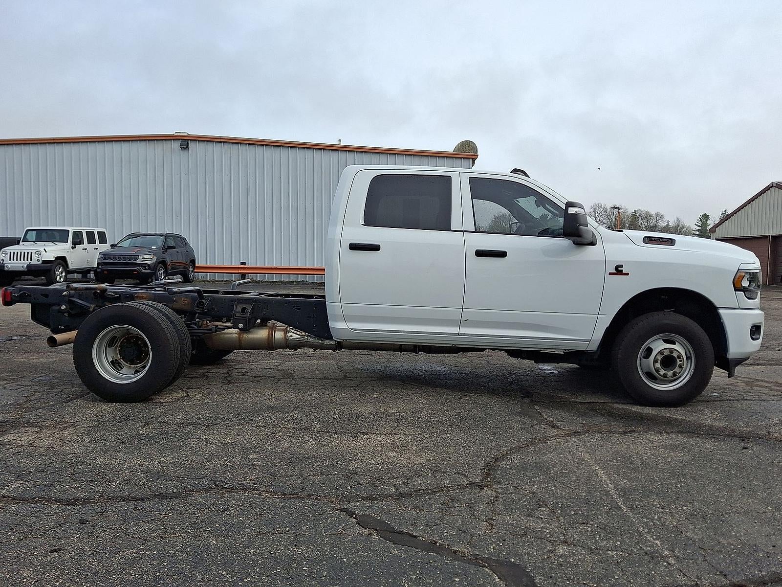 2023 RAM 3500 Chassis Tradesman/SLT/Laramie/Limited
