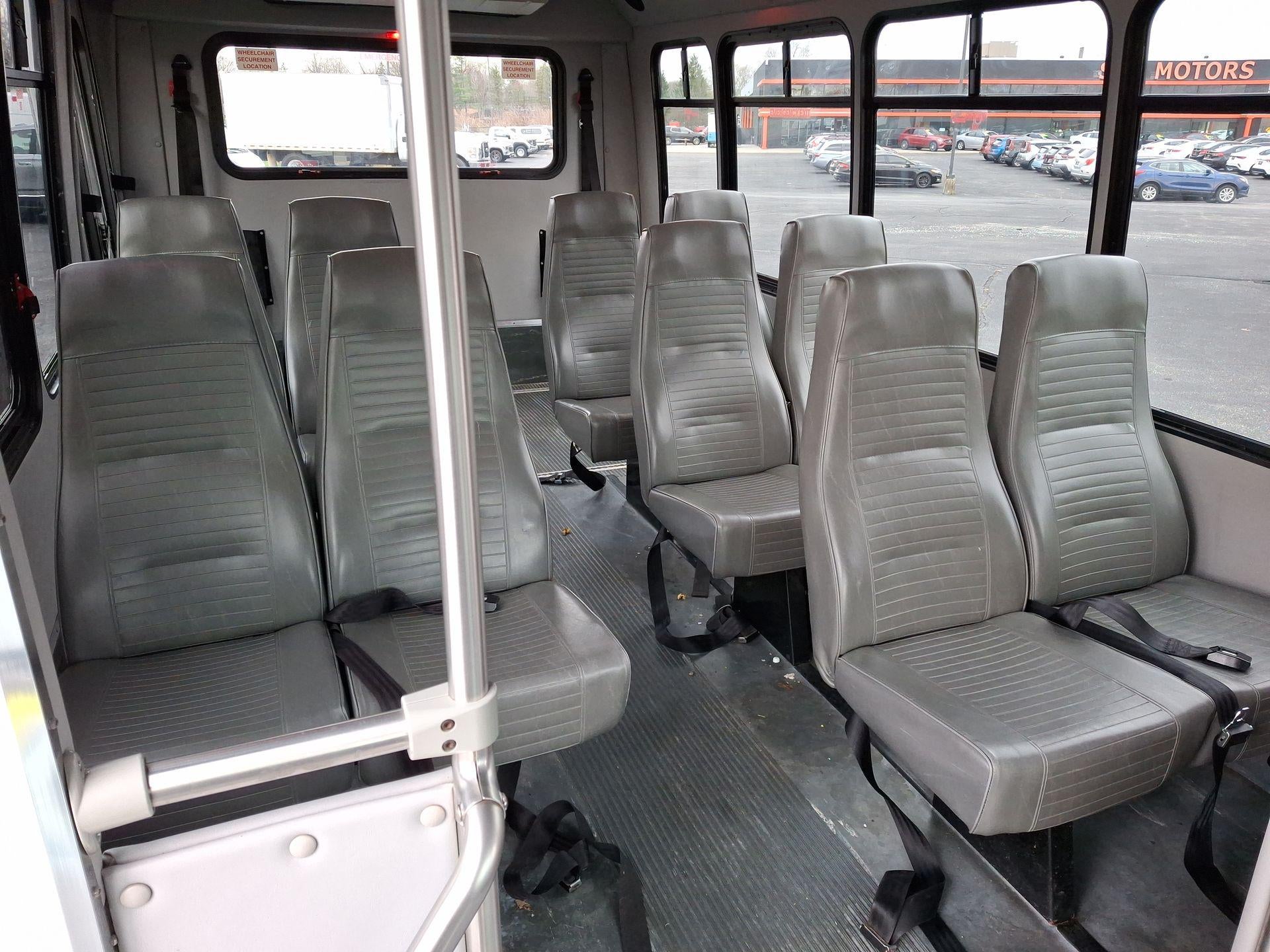 2011 Ford E-350 Cutaway Base