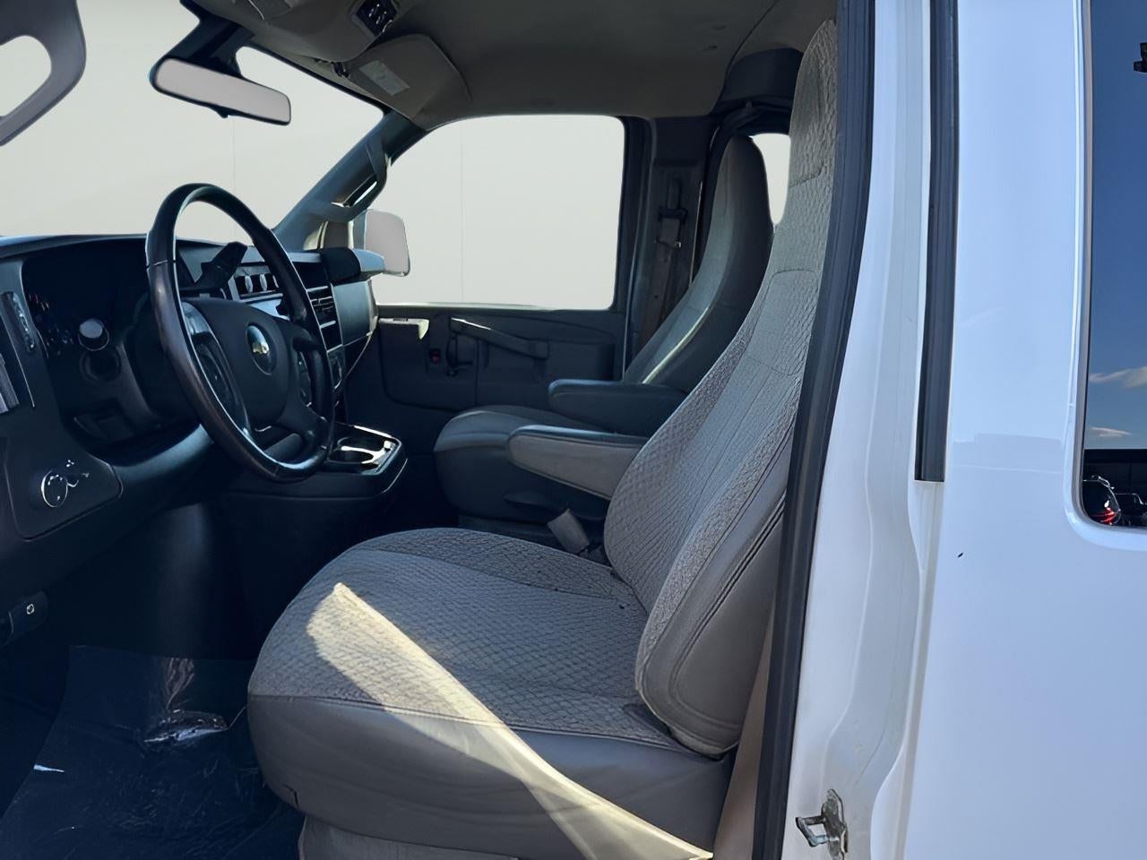 2021 Chevrolet Express Passenger LT