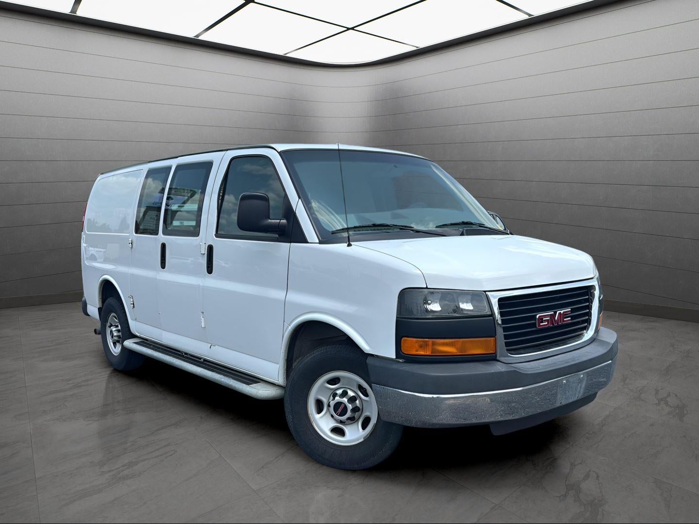 2015 GMC Savana Cargo Van RWD 2500 135