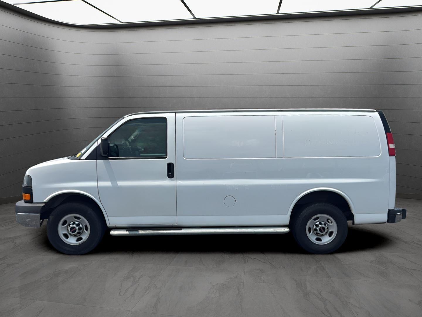 2015 GMC Savana Cargo Van RWD 2500 135