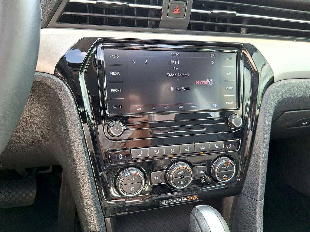 2022 Volkswagen Passat 2.0T SE Auto