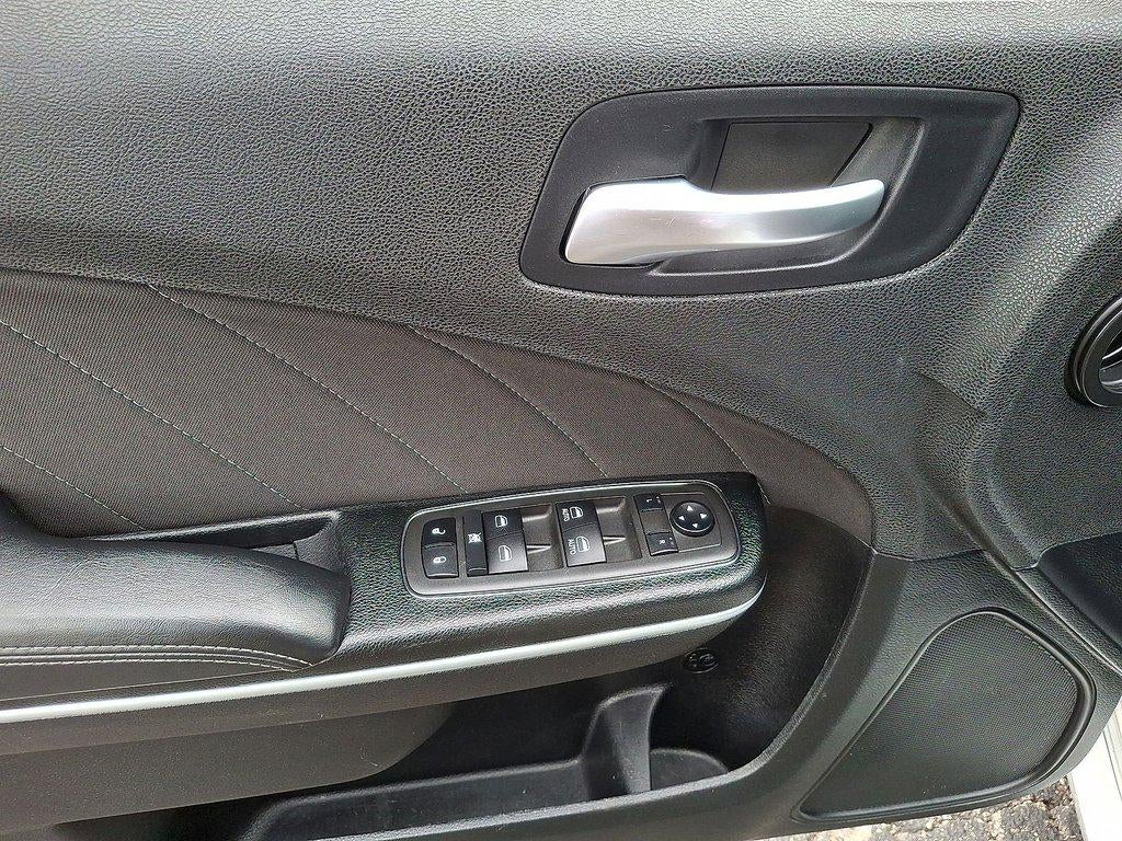2022 Dodge Charger SXT RWD