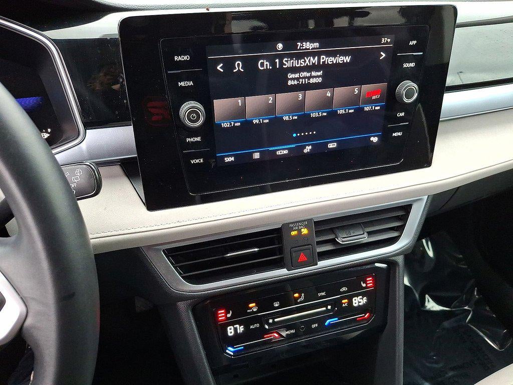 2025 Volkswagen Taos SE FWD