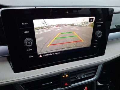 2025 Volkswagen Taos SE FWD