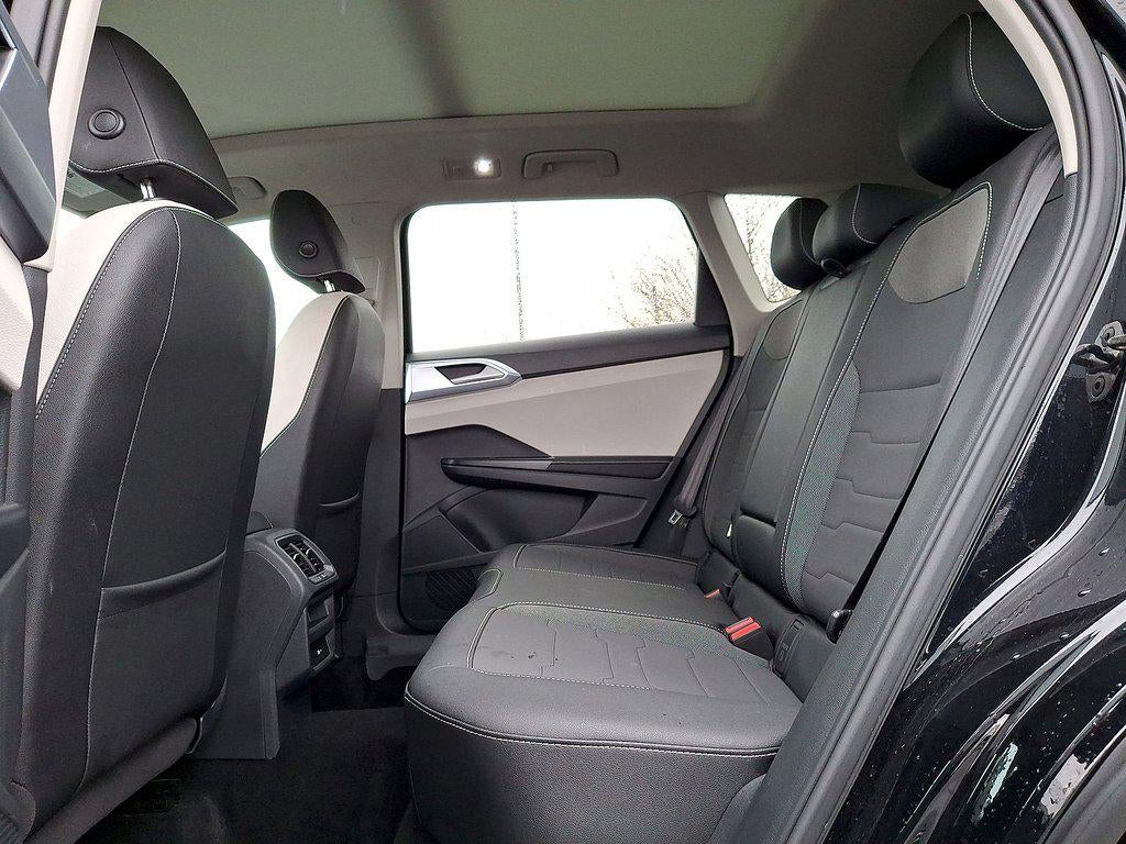 2025 Volkswagen Taos SE FWD