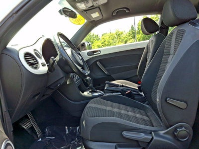 2012 Volkswagen Beetle 2dr Cpe DSG 2.0T Turbo PZEV