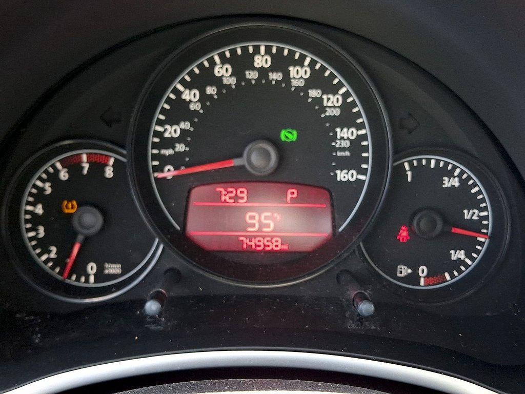 2012 Volkswagen Beetle 2dr Cpe DSG 2.0T Turbo PZEV