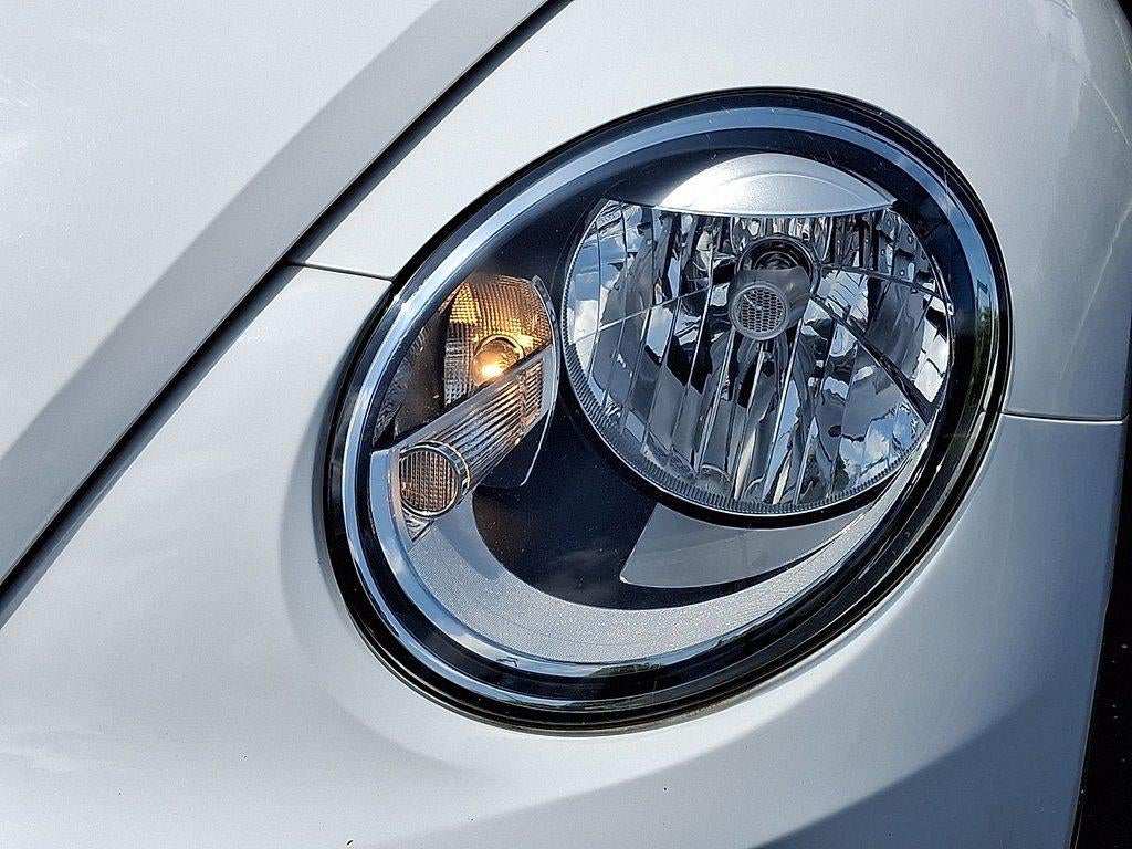 2012 Volkswagen Beetle 2dr Cpe DSG 2.0T Turbo PZEV
