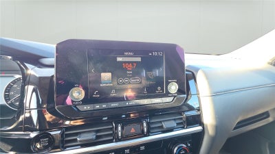 2025 Nissan Pathfinder SV