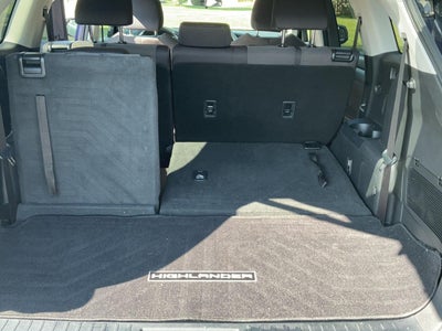 2022 Toyota Highlander Hybrid LE AWD (Natl)