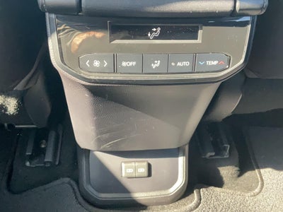 2022 Toyota Highlander Hybrid LE AWD (Natl)