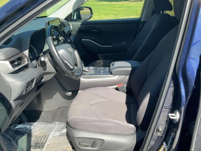 2022 Toyota Highlander Hybrid LE AWD (Natl)