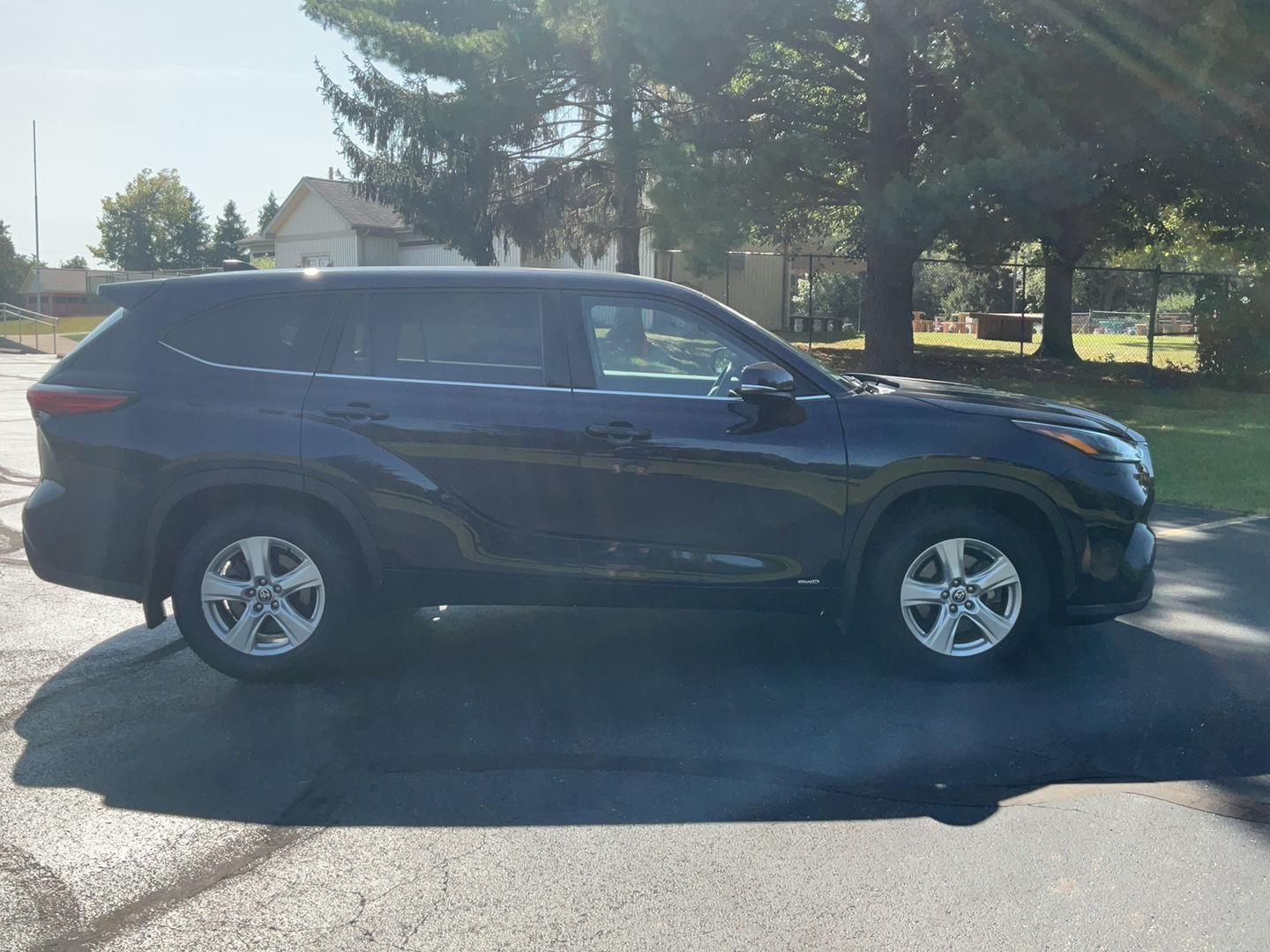 2022 Toyota Highlander Hybrid LE AWD (Natl)