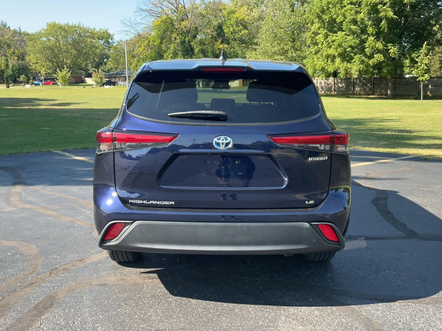 2022 Toyota Highlander Hybrid LE AWD (Natl)