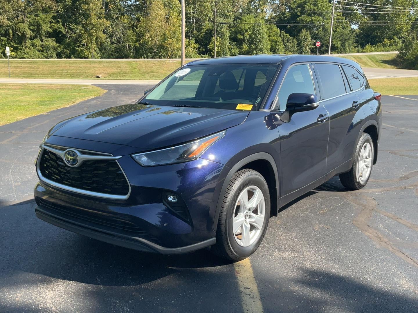 2022 Toyota Highlander Hybrid LE AWD (Natl)