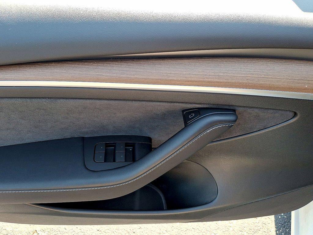 2023 Tesla Model 3 RWD