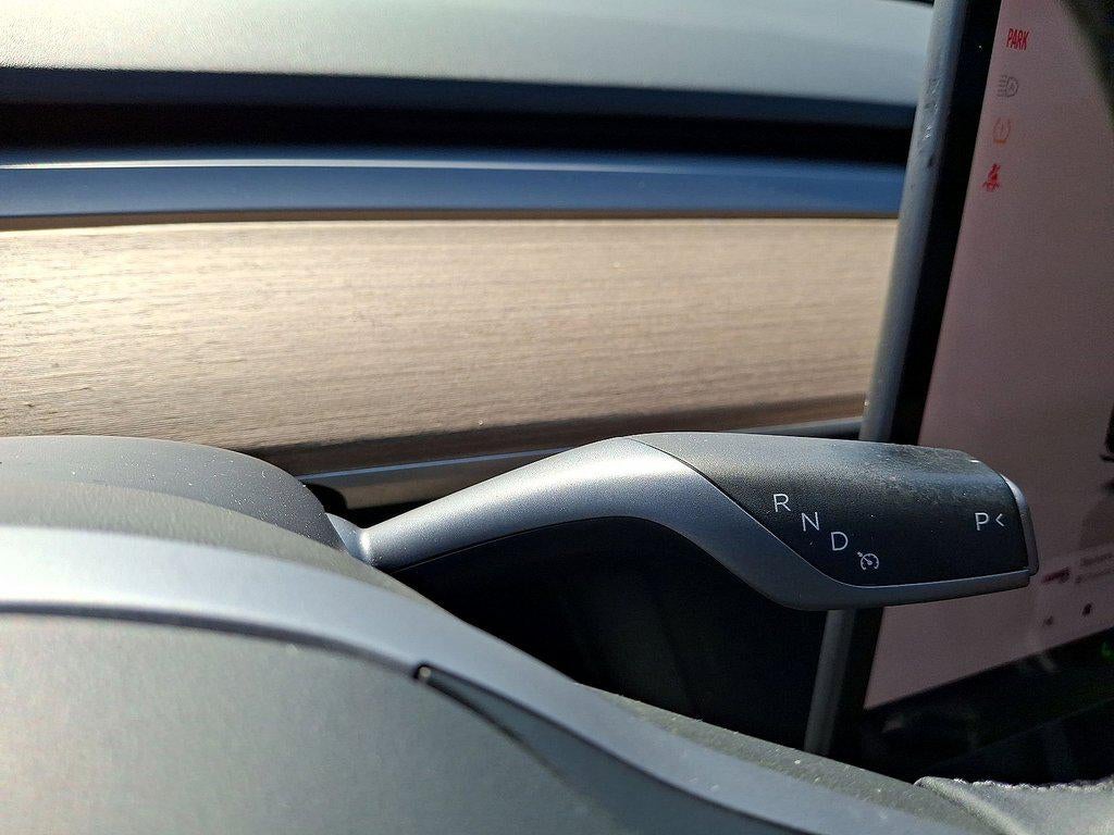 2023 Tesla Model 3 RWD