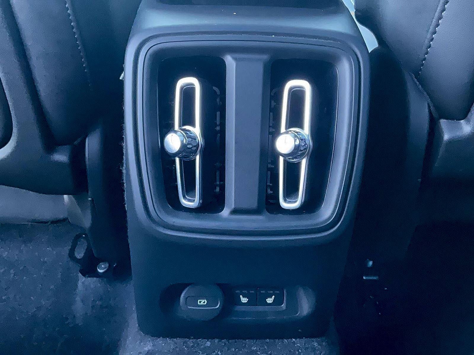 2021 Volvo XC40 Recharge P8 eAWD Pure Electric