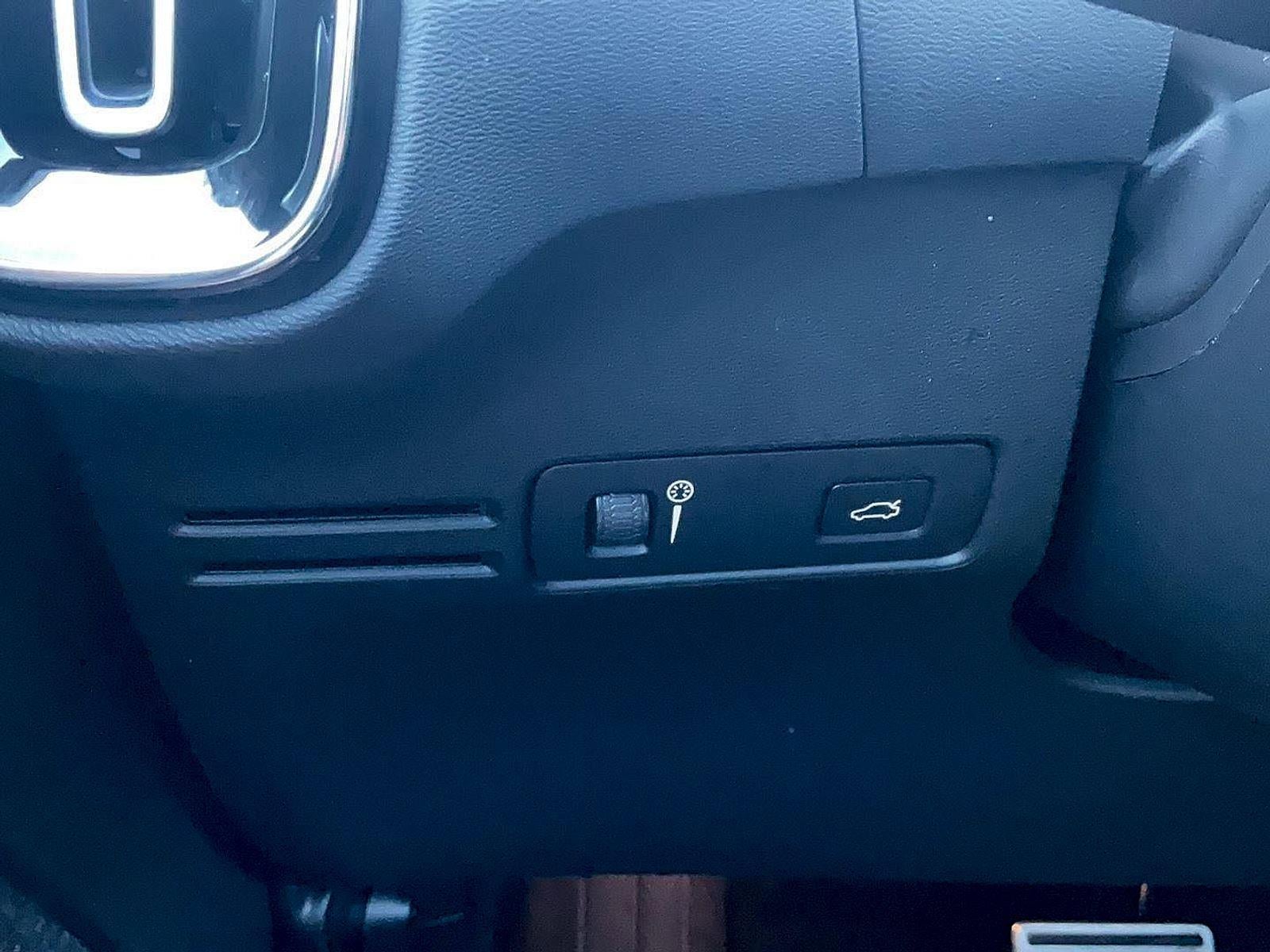 2021 Volvo XC40 Recharge P8 eAWD Pure Electric