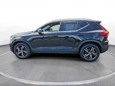 2024 Volvo Xc40 B5 AWD Core Bright Theme