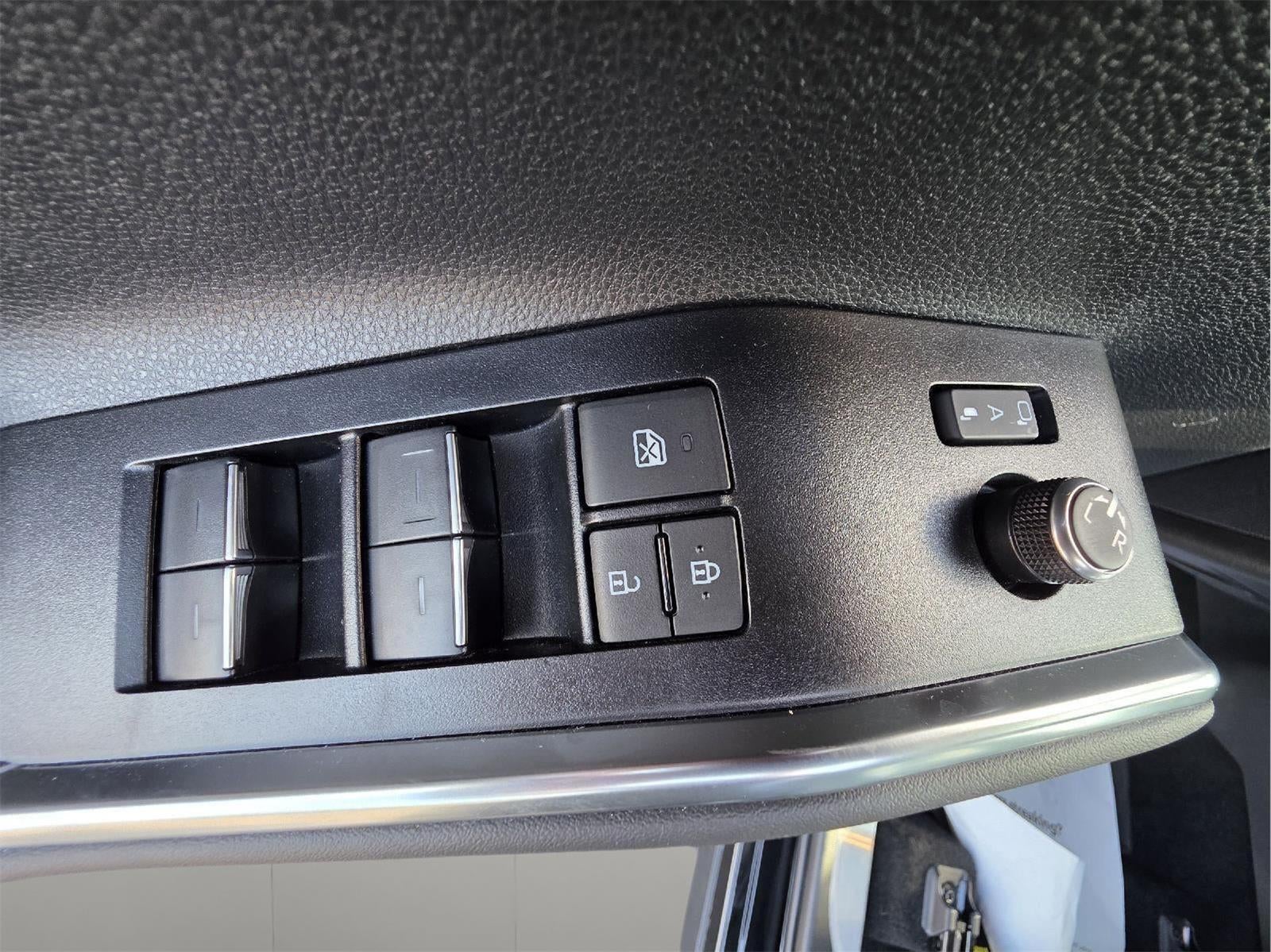 2025 Toyota Highlander Hybrid Platinum