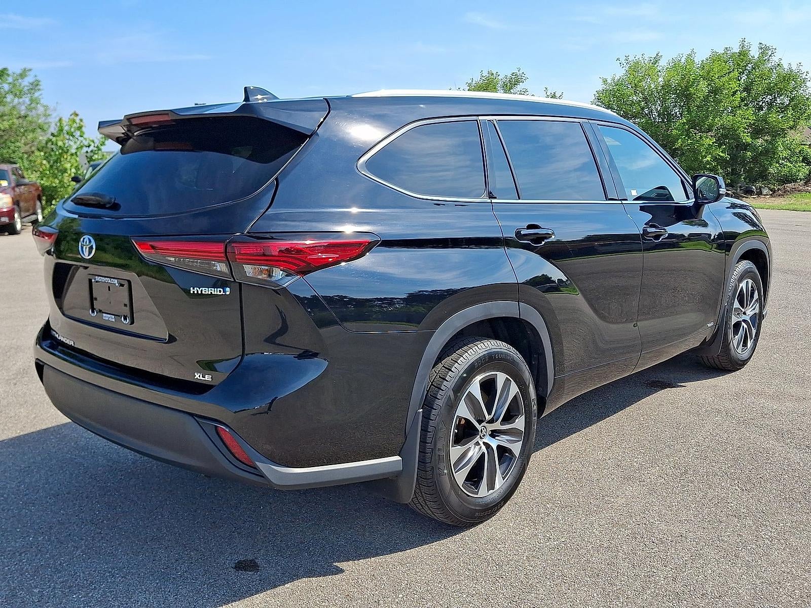 2022 Toyota Highlander Hybrid XLE