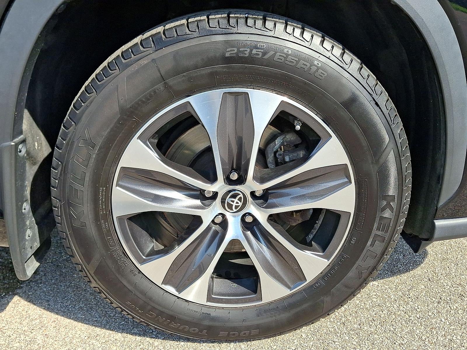 2022 Toyota Highlander Hybrid XLE